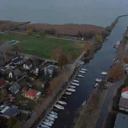 Janos Nyaralo * Balatonmáriafürdő