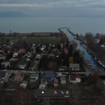Janos Nyaralo בית נופש Balatonmáriafürdő