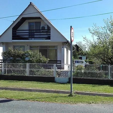 Casa vacanze János *