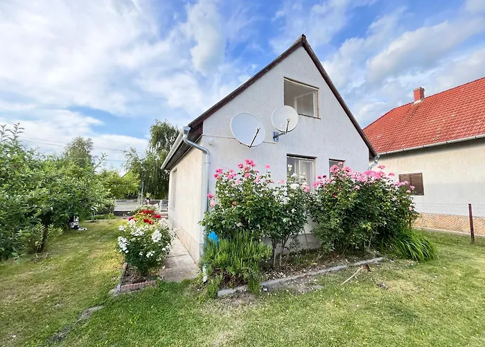 Janos Nyaralo Feriehus